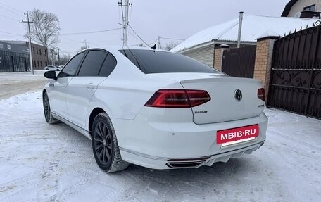 Volkswagen Passat B8 рестайлинг, 2015 год, 1 980 000 рублей, 3 фотография