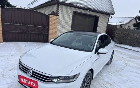 Volkswagen Passat B8 рестайлинг, 2015 год, 1 980 000 рублей, 6 фотография