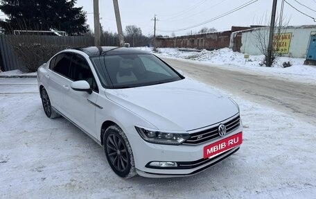 Volkswagen Passat B8 рестайлинг, 2015 год, 1 980 000 рублей, 10 фотография