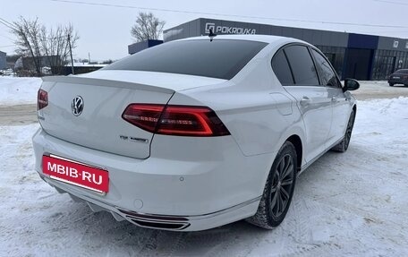 Volkswagen Passat B8 рестайлинг, 2015 год, 1 980 000 рублей, 8 фотография