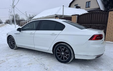 Volkswagen Passat B8 рестайлинг, 2015 год, 1 980 000 рублей, 12 фотография