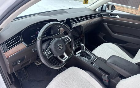 Volkswagen Passat B8 рестайлинг, 2015 год, 1 980 000 рублей, 19 фотография