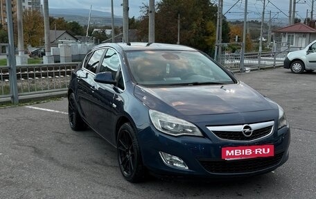 Opel Astra J, 2011 год, 800 000 рублей, 3 фотография