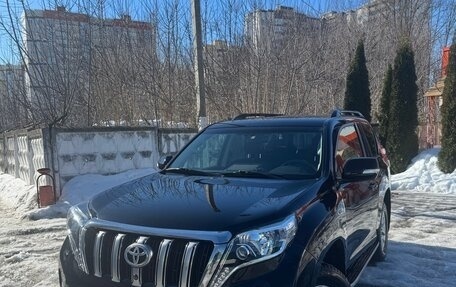 Toyota Land Cruiser Prado 150 рестайлинг 2, 2015 год, 4 350 000 рублей, 2 фотография