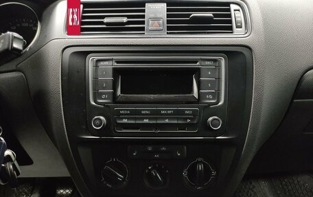 Volkswagen Jetta VI, 2015 год, 965 000 рублей, 12 фотография