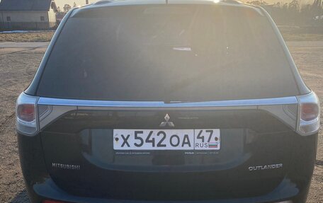 Mitsubishi Outlander III рестайлинг 3, 2013 год, 830 000 рублей, 1 фотография