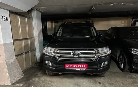 Toyota Land Cruiser 200, 2018 год, 7 900 000 рублей, 1 фотография