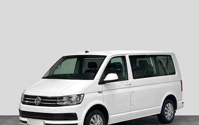 Volkswagen Caravelle T6 рестайлинг, 2017 год, 3 105 000 рублей, 1 фотография