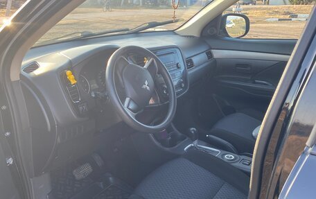 Mitsubishi Outlander III рестайлинг 3, 2013 год, 830 000 рублей, 6 фотография