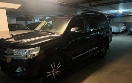 Toyota Land Cruiser 200, 2018 год, 7 900 000 рублей, 4 фотография