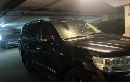 Toyota Land Cruiser 200, 2018 год, 7 900 000 рублей, 3 фотография