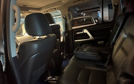 Toyota Land Cruiser 200, 2018 год, 7 900 000 рублей, 5 фотография