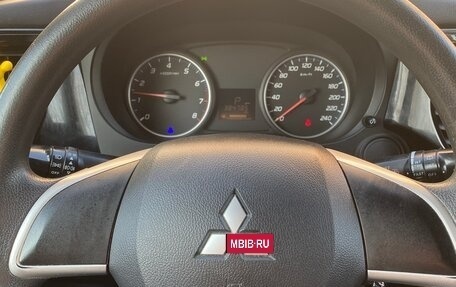 Mitsubishi Outlander III рестайлинг 3, 2013 год, 830 000 рублей, 12 фотография