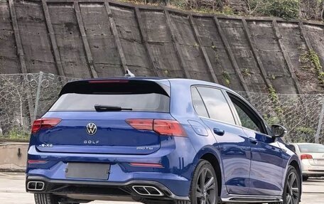 Volkswagen Golf VIII, 2022 год, 1 720 000 рублей, 2 фотография