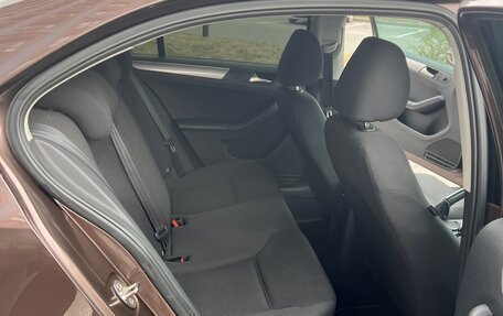 Volkswagen Jetta VI, 2015 год, 1 300 000 рублей, 18 фотография