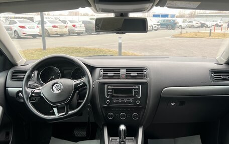 Volkswagen Jetta VI, 2015 год, 1 300 000 рублей, 20 фотография