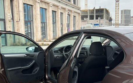 Volkswagen Jetta VI, 2015 год, 1 300 000 рублей, 27 фотография