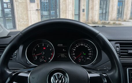 Volkswagen Jetta VI, 2015 год, 1 300 000 рублей, 22 фотография