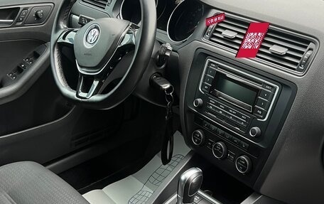 Volkswagen Jetta VI, 2015 год, 1 300 000 рублей, 21 фотография