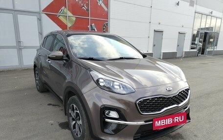 KIA Sportage IV рестайлинг, 2020 год, 2 700 000 рублей, 2 фотография