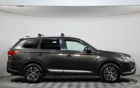 Mitsubishi Outlander III рестайлинг 3, 2019 год, 1 839 000 рублей, 4 фотография