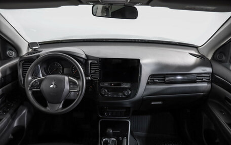 Mitsubishi Outlander III рестайлинг 3, 2019 год, 1 839 000 рублей, 9 фотография