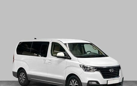Hyundai H-1 II рестайлинг, 2018 год, 3 110 000 рублей, 2 фотография