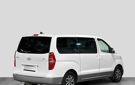 Hyundai H-1 II рестайлинг, 2018 год, 3 110 000 рублей, 3 фотография