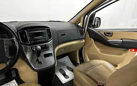 Hyundai H-1 II рестайлинг, 2018 год, 3 110 000 рублей, 7 фотография