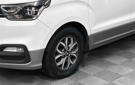 Hyundai H-1 II рестайлинг, 2018 год, 3 110 000 рублей, 5 фотография