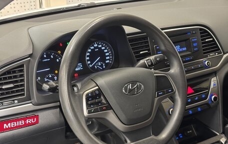 Hyundai Elantra VI рестайлинг, 2017 год, 1 050 000 рублей, 12 фотография