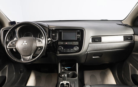 Mitsubishi Outlander III рестайлинг 3, 2014 год, 1 499 000 рублей, 14 фотография