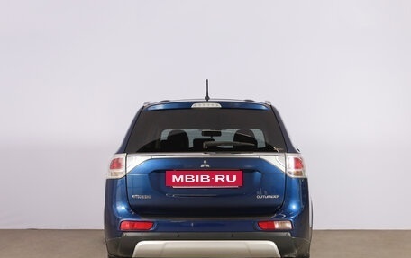 Mitsubishi Outlander III рестайлинг 3, 2014 год, 1 499 000 рублей, 6 фотография