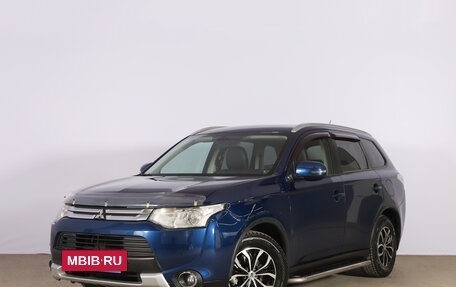 Mitsubishi Outlander III рестайлинг 3, 2014 год, 1 499 000 рублей, 4 фотография