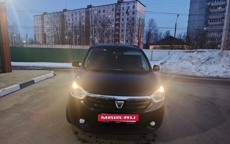 Dacia Lodgy, 2013 год, 900 000 рублей, 3 фотография