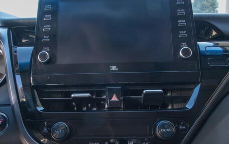 Toyota Camry, 2021 год, 3 800 000 рублей, 12 фотография