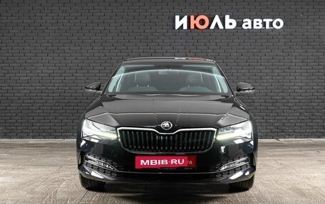 Skoda Superb III рестайлинг, 2025 год, 3 710 000 рублей, 2 фотография