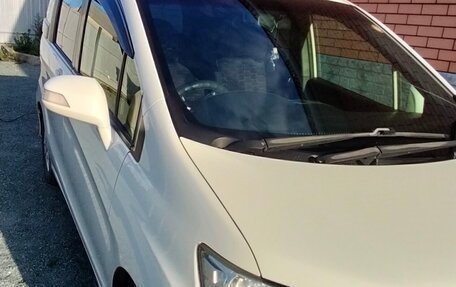 Honda Freed I, 2012 год, 950 000 рублей, 3 фотография