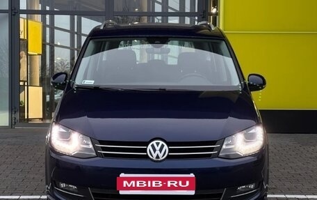 Volkswagen Sharan II, 2022 год, 2 200 000 рублей, 3 фотография