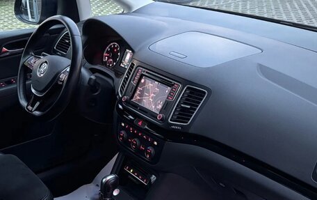 Volkswagen Sharan II, 2022 год, 2 200 000 рублей, 16 фотография