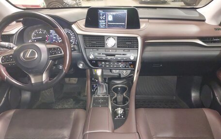 Lexus RX IV рестайлинг, 2019 год, 4 750 000 рублей, 11 фотография