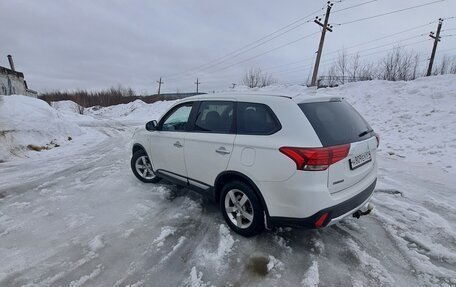 Mitsubishi Outlander III рестайлинг 3, 2017 год, 1 650 000 рублей, 5 фотография