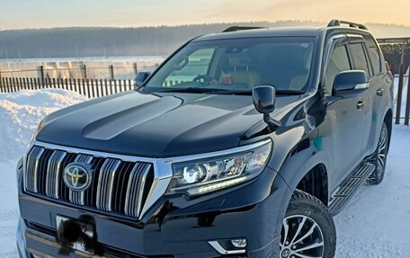 Toyota Land Cruiser Prado 150 рестайлинг 2, 2021 год, 5 500 000 рублей, 2 фотография