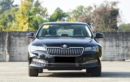 Skoda Superb III рестайлинг, 2025 год, 2 732 000 рублей, 2 фотография