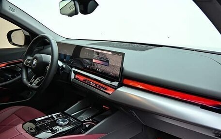 BMW 5 серия, 2025 год, 8 500 000 рублей, 9 фотография