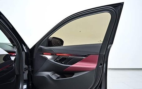 BMW 5 серия, 2025 год, 8 500 000 рублей, 15 фотография