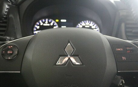 Mitsubishi Outlander III рестайлинг 3, 2017 год, 1 930 000 рублей, 9 фотография