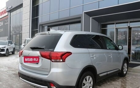 Mitsubishi Outlander III рестайлинг 3, 2017 год, 1 930 000 рублей, 6 фотография