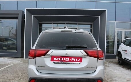 Mitsubishi Outlander III рестайлинг 3, 2017 год, 1 930 000 рублей, 5 фотография