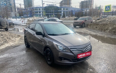 Hyundai Solaris II рестайлинг, 2014 год, 355 000 рублей, 3 фотография